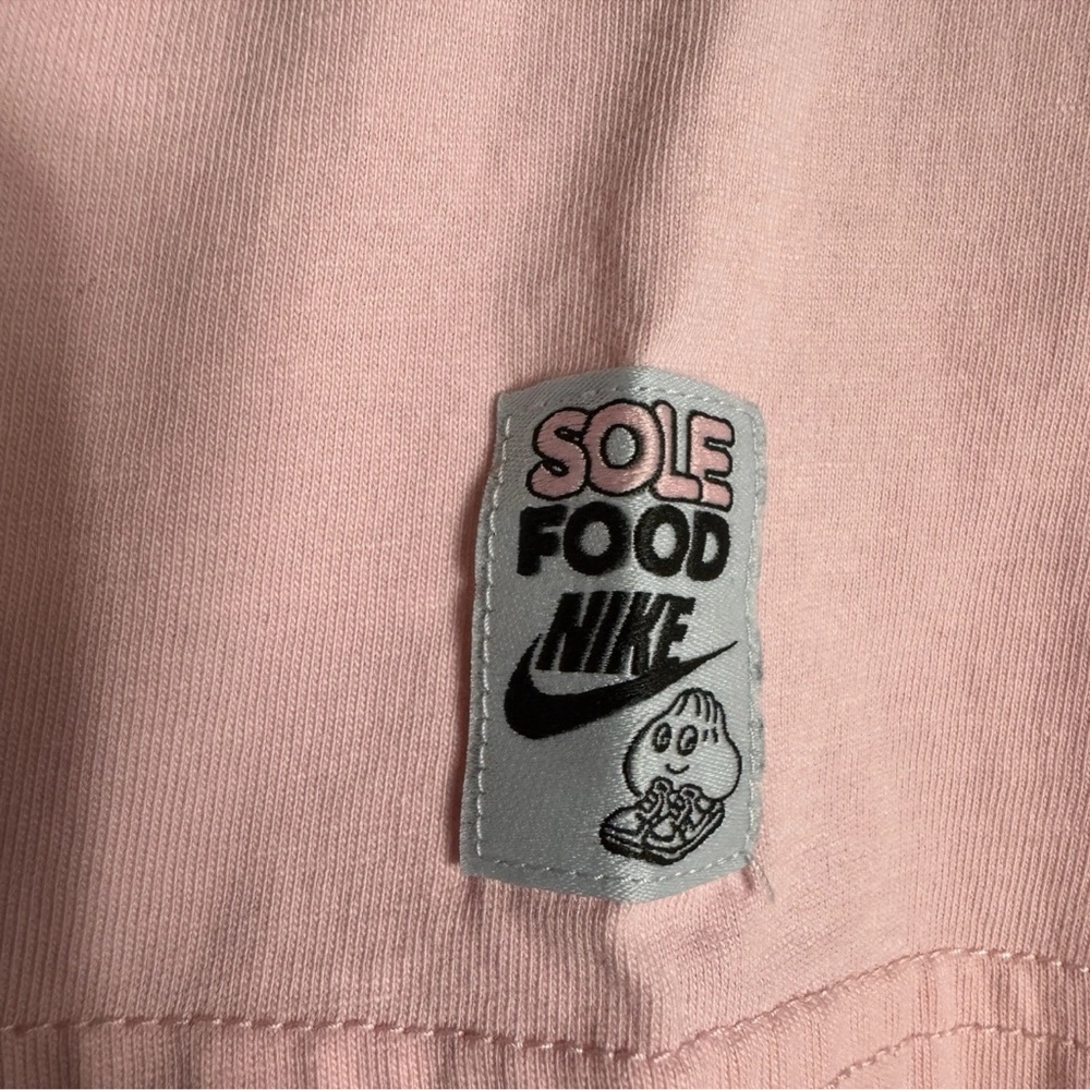 Nike Served Fresh Sole Food Dumpling Loose Fit T-Shirt FB9803-686 Men’s Size M - Picture 3 of 6